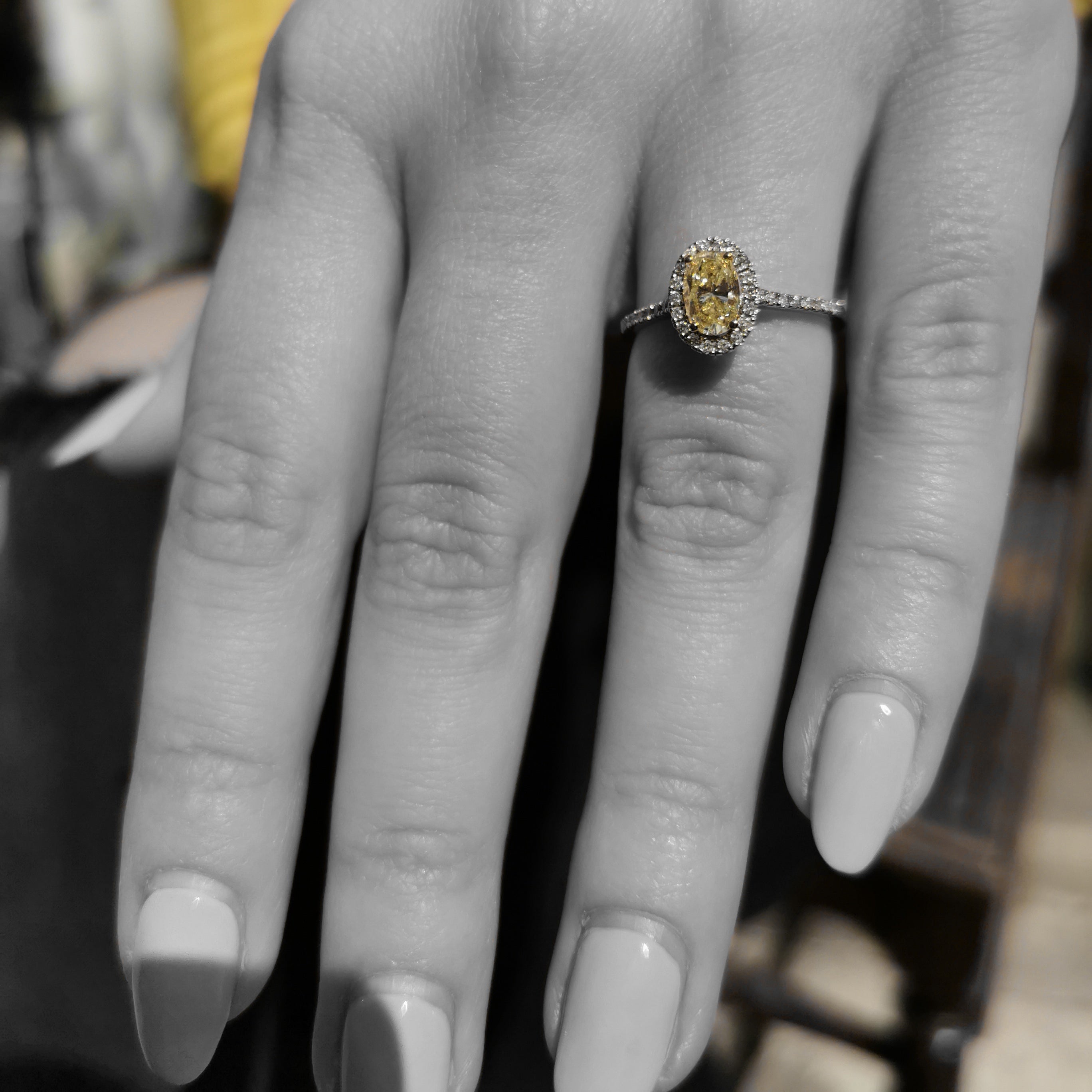 Пръстен с жълт диамант Fancy Yellow Diamond 0.89 карата